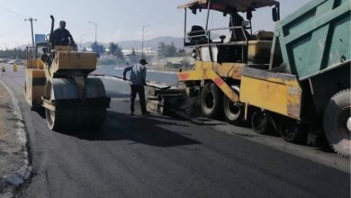 ساماندهی محورهای منتهی به مرزهای اربعینی/ ۲۰۰ اکیپ مشغول عملیات آسفالت‌ریزی هستند