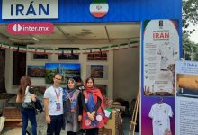 مکزیکی‌ها در صف غرفه ایران؛ از فرش و زعفران تا خرید پیراهن تیم ملی برای سفر به تیخوانا