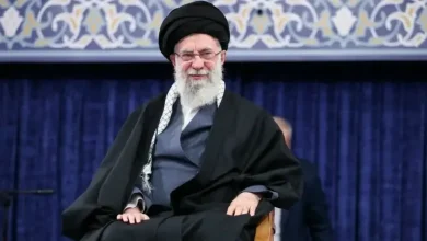 اولین تصاویر از لحظه ورود پیکر رهبر شهید ایران به حسینیه امام خمینی (ره) / آغاز وداع تاریخی مردم + فیلم اولین تصاویر از لحظه ورود پیکر رهبر شهید ایران به حسینیه امام خمینی (ره) / آغاز وداع تاریخی مردم + فیلم