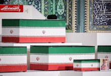 اشک‌های سید حسن خمینی در مراسم تشییع رهبر شهید + عکس