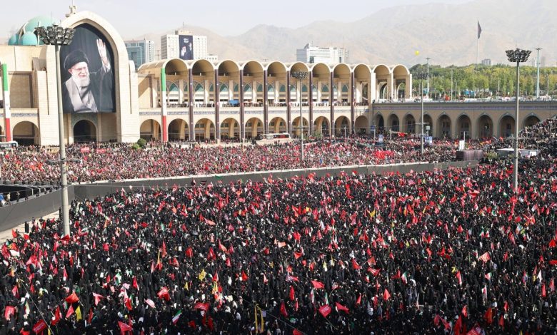 هشدار امدادی برای مراسم تشییع / در صورت زمین خوردن افراد، این نکات را رعایت کنید هشدار امدادی برای مراسم تشییع / در صورت زمین خوردن افراد، این نکات را رعایت کنید