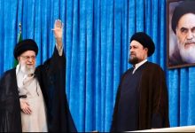 حضور حسن خمینی در مشهد برای مراسم تشییع رهبر شهید