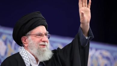 لحظات پایانی وداع مردم با رهبر شهید+ فیلم لحظات پایانی وداع مردم با رهبر شهید+ فیلم