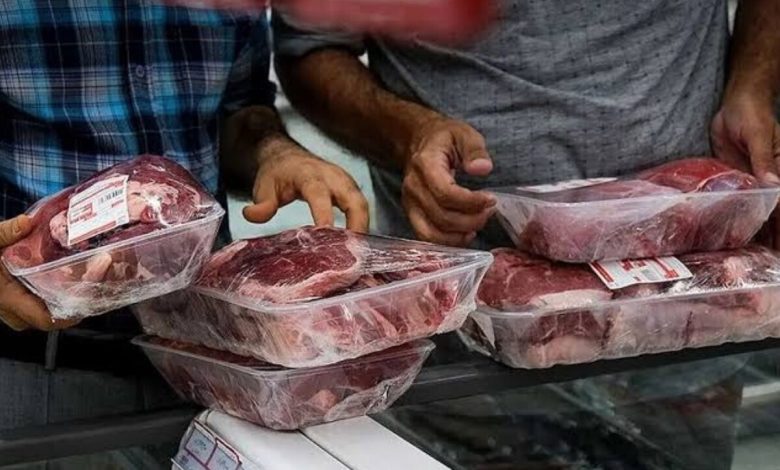 اتفاق مهم در بازار گوشت قرمز / آیا قیمت گوشت گران میشود؟ اتفاق مهم در بازار گوشت قرمز / آیا قیمت گوشت گران میشود؟