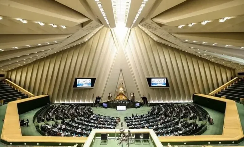 تمهیدات نمایندگان برای برگزاری جلسات در محل دیگر یا بستر فضای مجازی در مواقع اضطرار تمهیدات نمایندگان برای برگزاری جلسات در محل دیگر یا بستر فضای مجازی در مواقع اضطرار