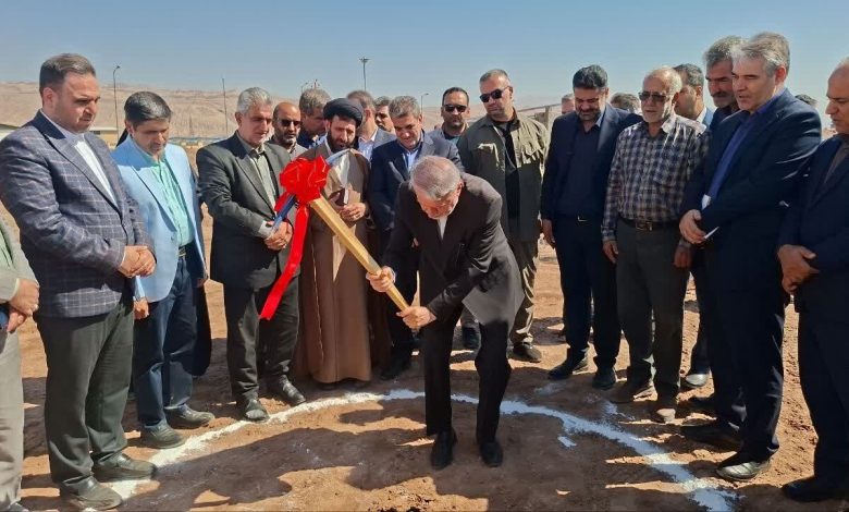 آغاز ساخت مجتمع اقامتی و پذیرایی در محور گرمسار - ایوانکی با حضور وزیر میراث فرهنگی آغاز ساخت مجتمع اقامتی و پذیرایی در محور گرمسار - ایوانکی با حضور وزیر میراث فرهنگی