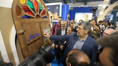 رونمایی از دیوارنگاره‌های سخنگو و دو کتاب در نمایشگاه گردشگری یزد - خبرگزاری مهر | اخبار ایران و جهان